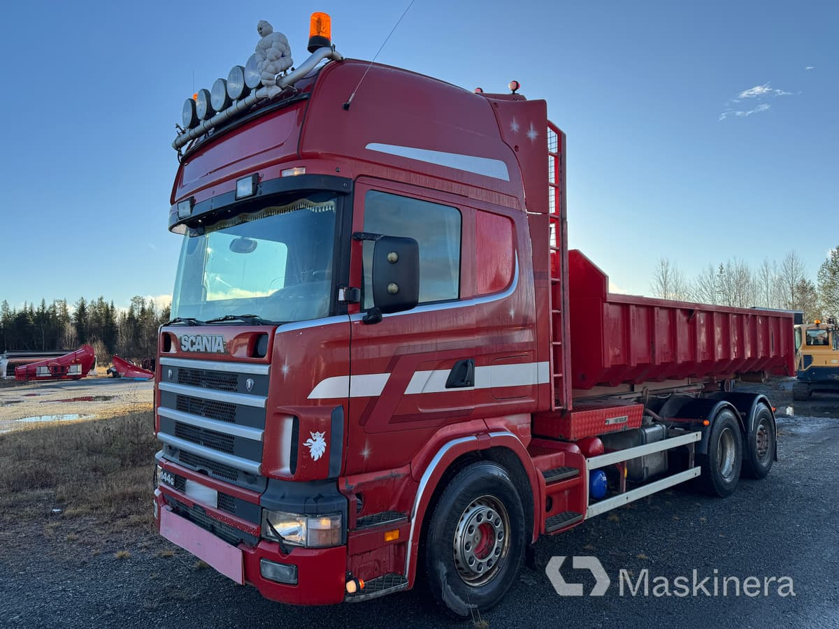 Lastväxlare Scania R144 6X2 med tre flak - Lastväxlare lastbil: bild 1 Lastväxlare Scania R144 6X2 med tre flak - Lastväxlare lastbil: bild 1