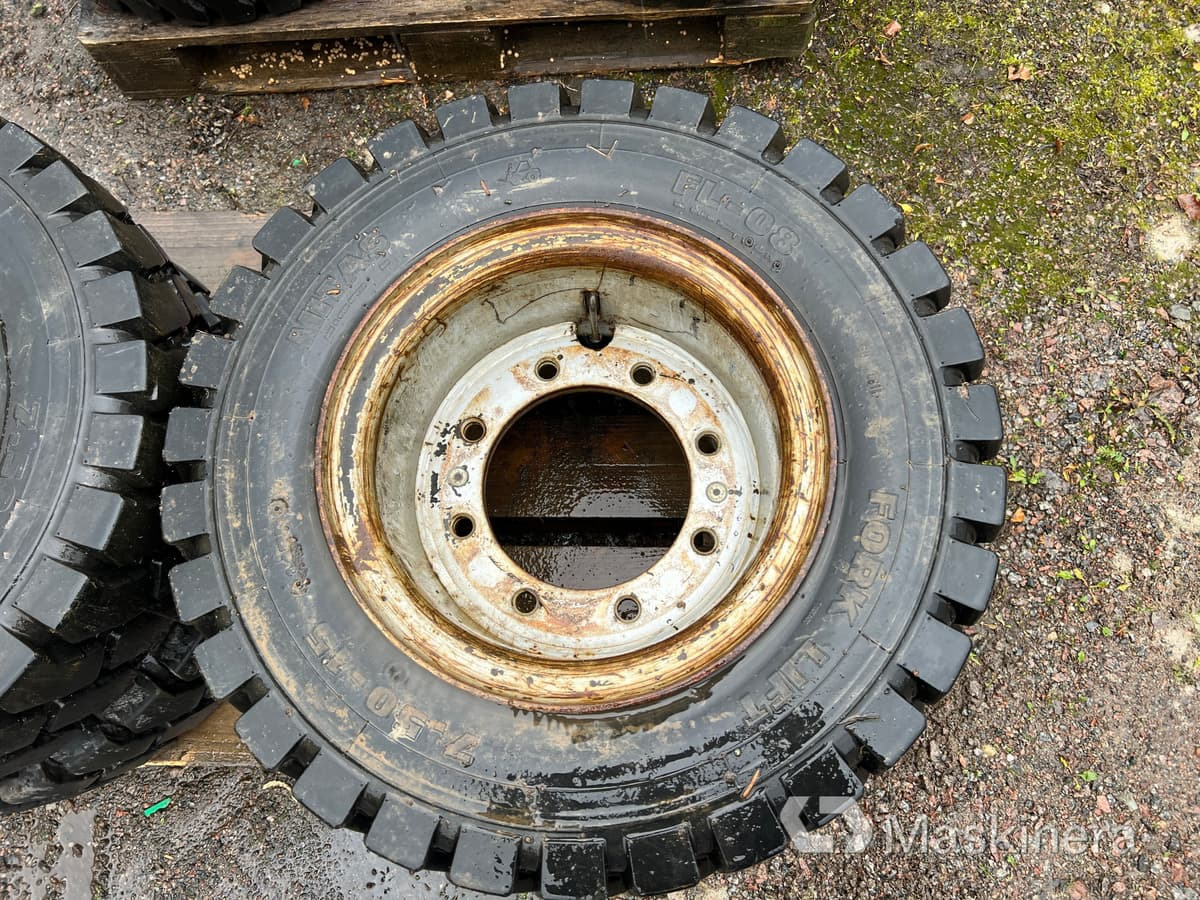 Mitas FL-08 Twindäck på fälg Mitas 7,50-15, 4 st - Komplett hjul för Byggmaskiner: bild 2 Mitas FL-08 Twindäck på fälg Mitas 7,50-15, 4 st - Komplett hjul för Byggmaskiner: bild 2