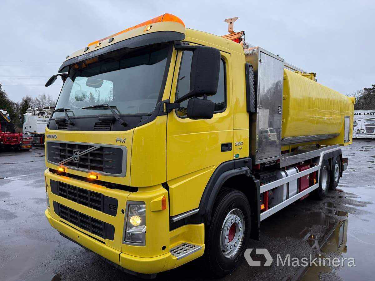 Slamsug / Spolbil med kran Volvo FM 380 6X2 - Sugbil: bild 1 Slamsug / Spolbil med kran Volvo FM 380 6X2 - Sugbil: bild 1