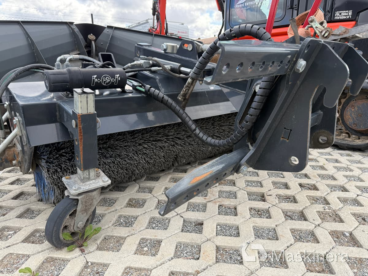 Sopvals Padagas FKM 150 - Sopmaskin: bild 4 Sopvals Padagas FKM 150 - Sopmaskin: bild 4