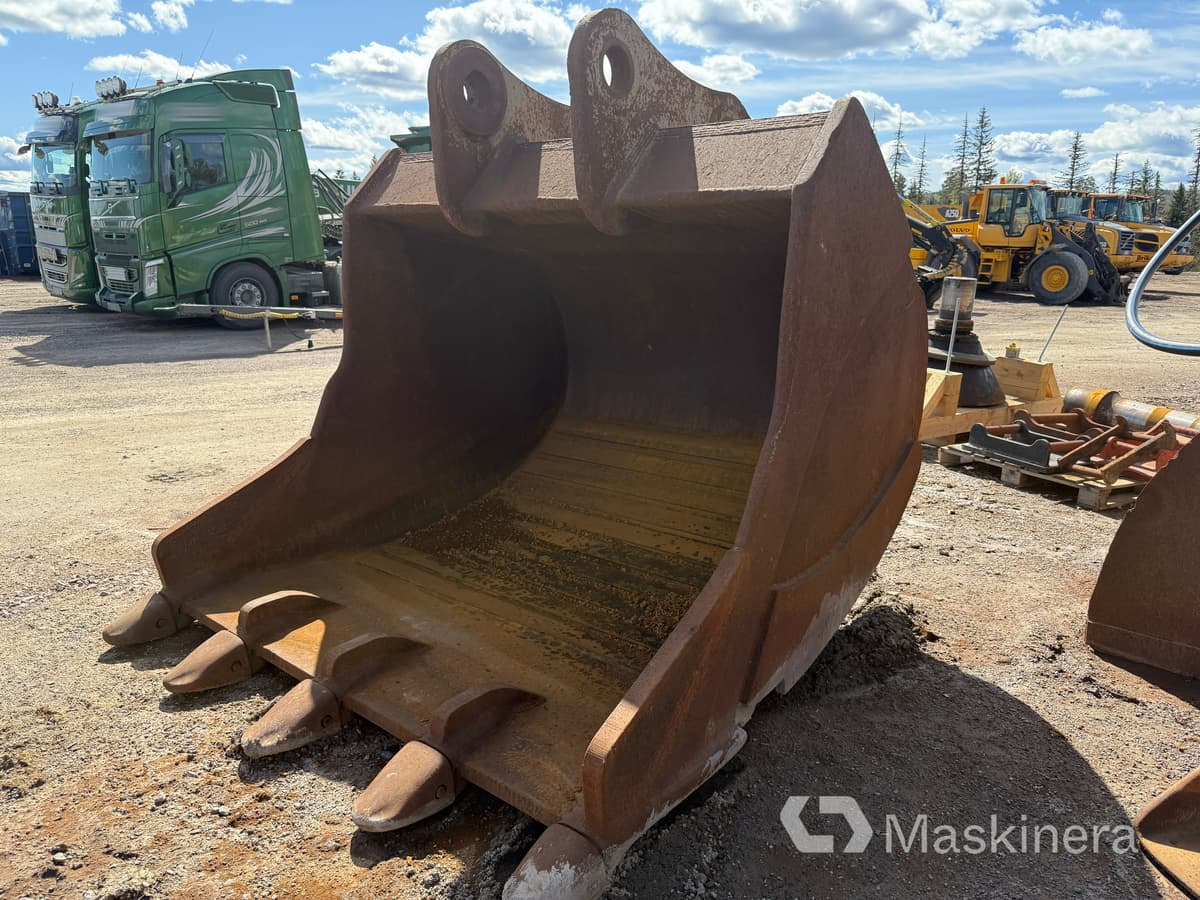 Tandad bergskopa - Grävmaskinsskopa: bild 1 Tandad bergskopa - Grävmaskinsskopa: bild 1