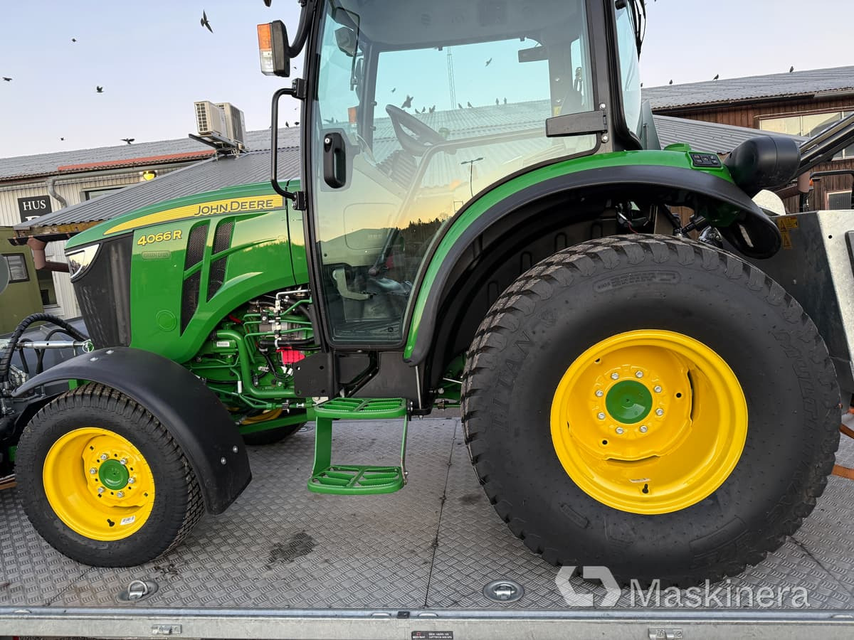 Titan Multi Trac 44x18.00- 20 & 27x10.5-15 Traktorhjul Titan Multi Trac 44x18.00-20 & 27x10.5-15 - Traktor: bild 1 Titan Multi Trac 44x18.00- 20 & 27x10.5-15 Traktorhjul Titan Multi Trac 44x18.00-20 & 27x10.5-15 - Traktor: bild 1