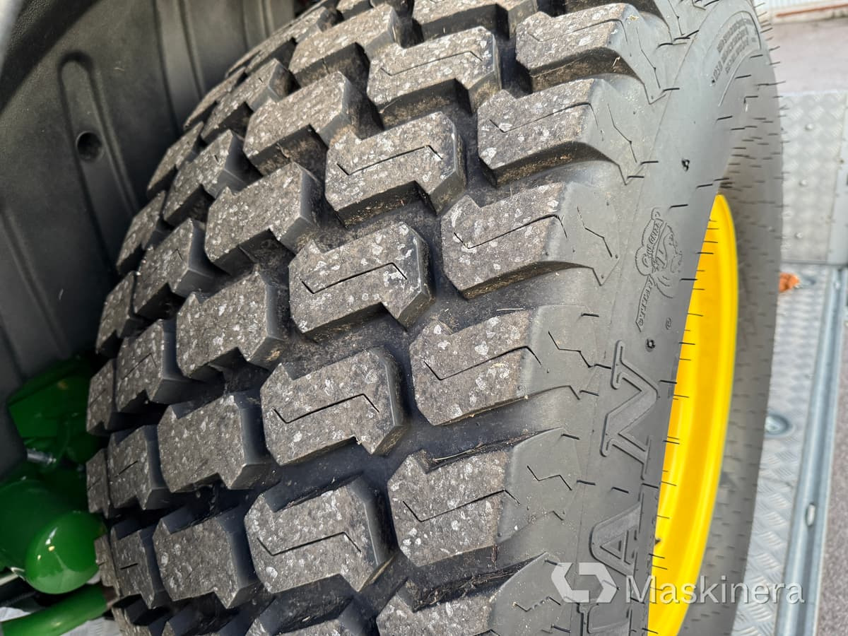 Titan Multi Trac 44x18.00- 20 & 27x10.5-15 Traktorhjul Titan Multi Trac 44x18.00-20 & 27x10.5-15 - Traktor: bild 3 Titan Multi Trac 44x18.00- 20 & 27x10.5-15 Traktorhjul Titan Multi Trac 44x18.00-20 & 27x10.5-15 - Traktor: bild 3