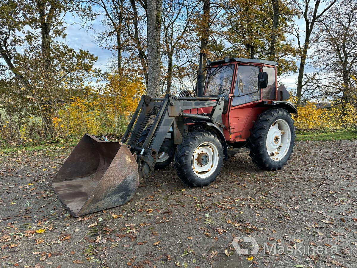 Traktor Valmet 405-4 med frontlastare - Traktor: bild 3 Traktor Valmet 405-4 med frontlastare - Traktor: bild 3