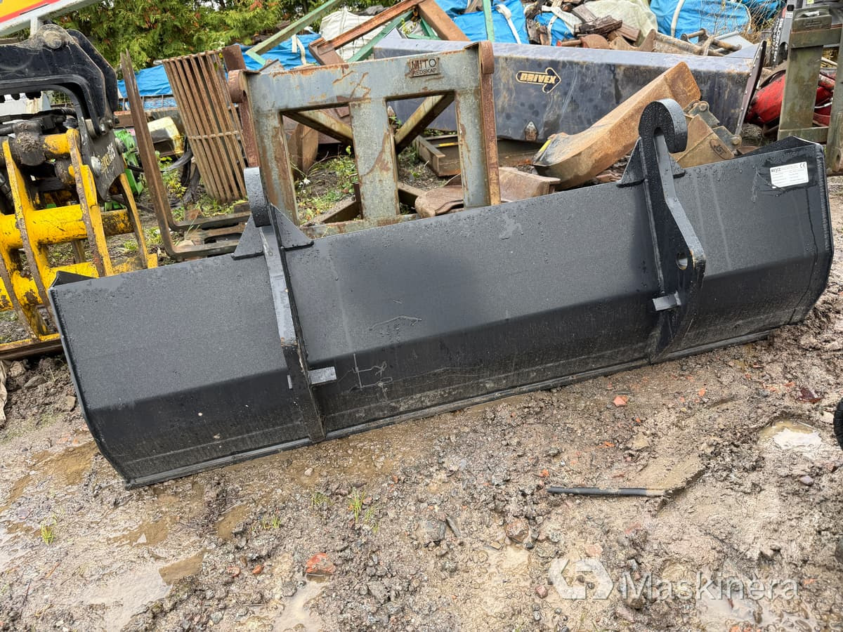 XYZ Kramer 380-780 Planeringsskopa XYZ 2m Kramer 380-780-fäste - Lastarskopa: bild 3 XYZ Kramer 380-780 Planeringsskopa XYZ 2m Kramer 380-780-fäste - Lastarskopa: bild 3