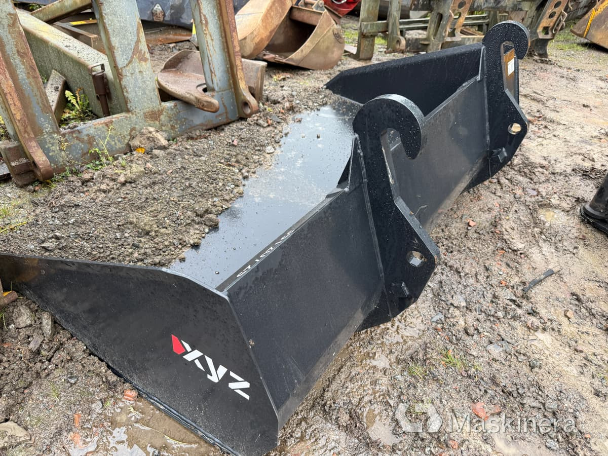 XYZ Kramer 380-780 Planeringsskopa XYZ 2m Kramer 380-780-fäste - Lastarskopa: bild 4 XYZ Kramer 380-780 Planeringsskopa XYZ 2m Kramer 380-780-fäste - Lastarskopa: bild 4