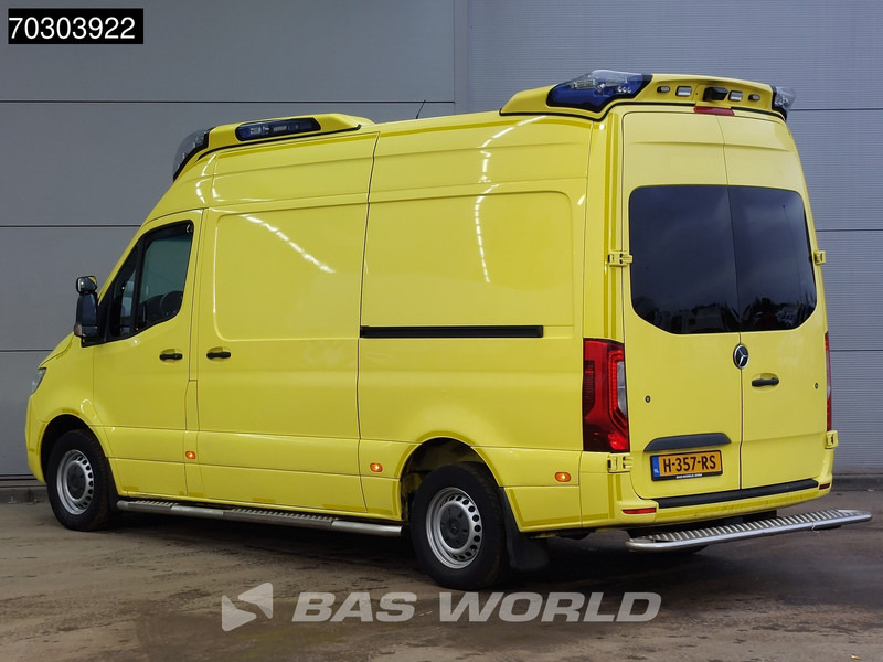 Mercedes-Benz Sprinter 319 CDI 3.0L V6 Ambulance 190PK L2H2 LED Airco Cruise Camera MBUX CarPlay Euro6 Krankenwagen Rettungswagen L2 8m3 Airco Cruise c - Ambulans: bild 2 Mercedes-Benz Sprinter 319 CDI 3.0L V6 Ambulance 190PK L2H2 LED Airco Cruise Camera MBUX CarPlay Euro6 Krankenwagen Rettungswagen L2 8m3 Airco Cruise c - Ambulans: bild 2