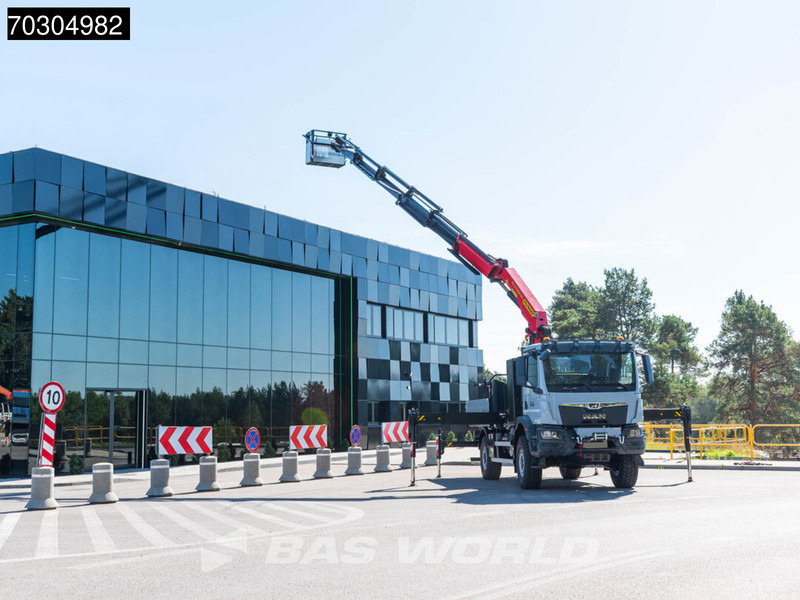 MAN TGM 18.320 4X4 NEW 4x4 Palfinger PK 27002-SH D Crane manbasket Steelsuspension - Flakbil, Kranbil: bild 2 MAN TGM 18.320 4X4 NEW 4x4 Palfinger PK 27002-SH D Crane manbasket Steelsuspension - Flakbil, Kranbil: bild 2