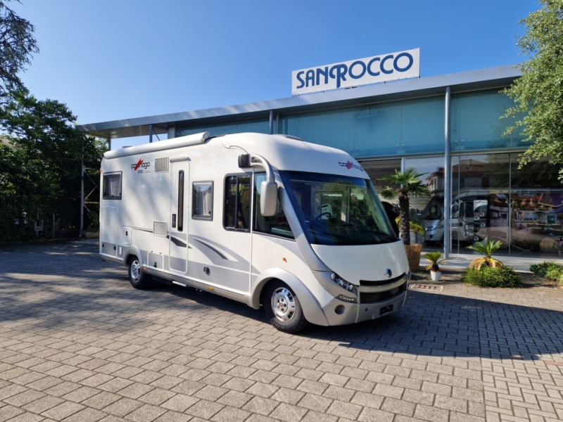 Carthago Chic E-Line 44 - Helintegrerad husbil: bild 1 Carthago Chic E-Line 44 - Helintegrerad husbil: bild 1