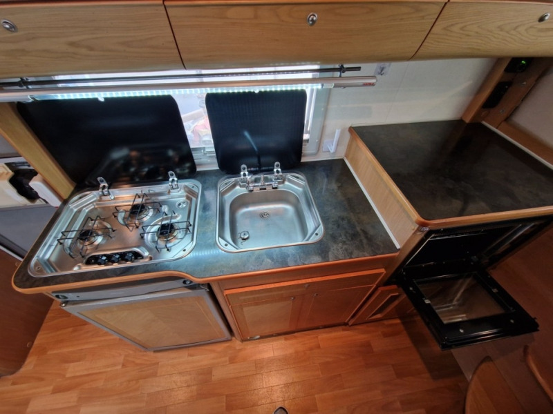 Halvintegrerad husbil Mobilvetta Icaro P 5: bild 8