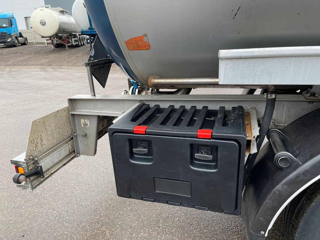 Magyar ADR 7 units - Tanktrailer: bild 5 Magyar ADR 7 units - Tanktrailer: bild 5