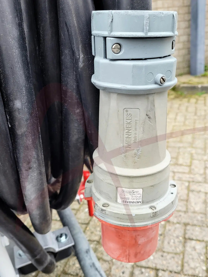 AXA POWER 3GSTS 200/345L - Markströmsaggregat: bild 5 AXA POWER 3GSTS 200/345L - Markströmsaggregat: bild 5