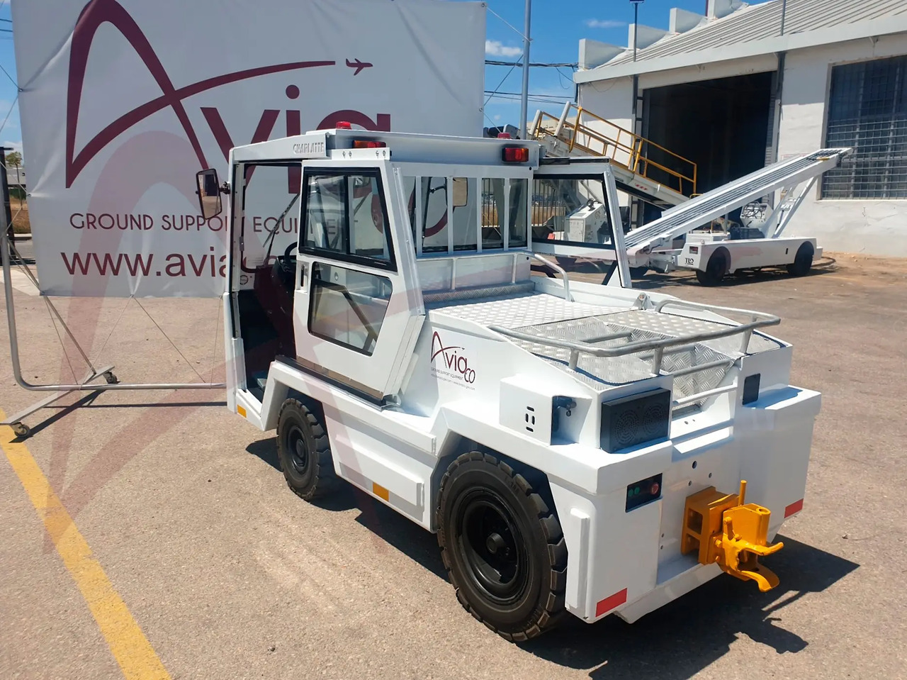 CHARLATTE T135 - Bagagetraktor: bild 2 CHARLATTE T135 - Bagagetraktor: bild 2