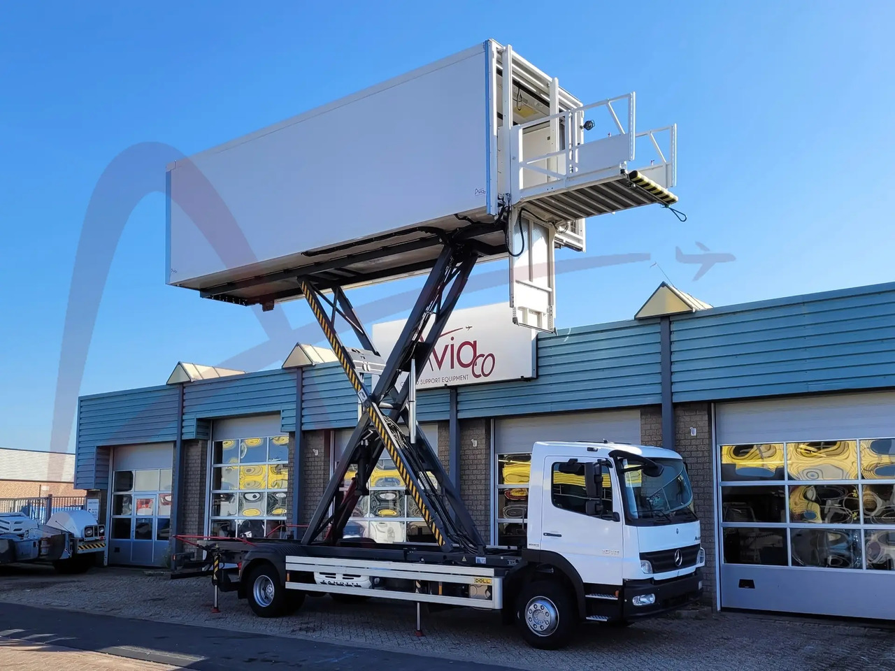 DOLL X-CAT U79.15S045.00 - Cateringbil: bild 2 DOLL X-CAT U79.15S045.00 - Cateringbil: bild 2