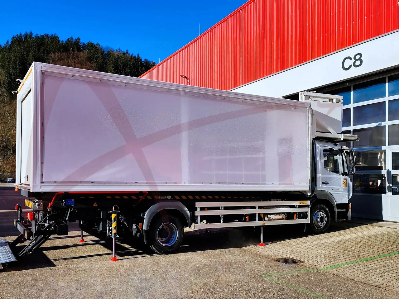 DOLL X-CLEAN M FULL SIZE Cleaning Lift - Toalettservicebil: bild 1 DOLL X-CLEAN M FULL SIZE Cleaning Lift - Toalettservicebil: bild 1