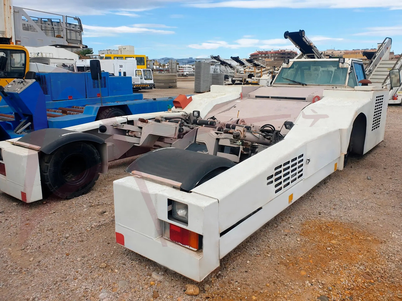 FMC PTS 3-R - Pushbacktraktor: bild 2 FMC PTS 3-R - Pushbacktraktor: bild 2