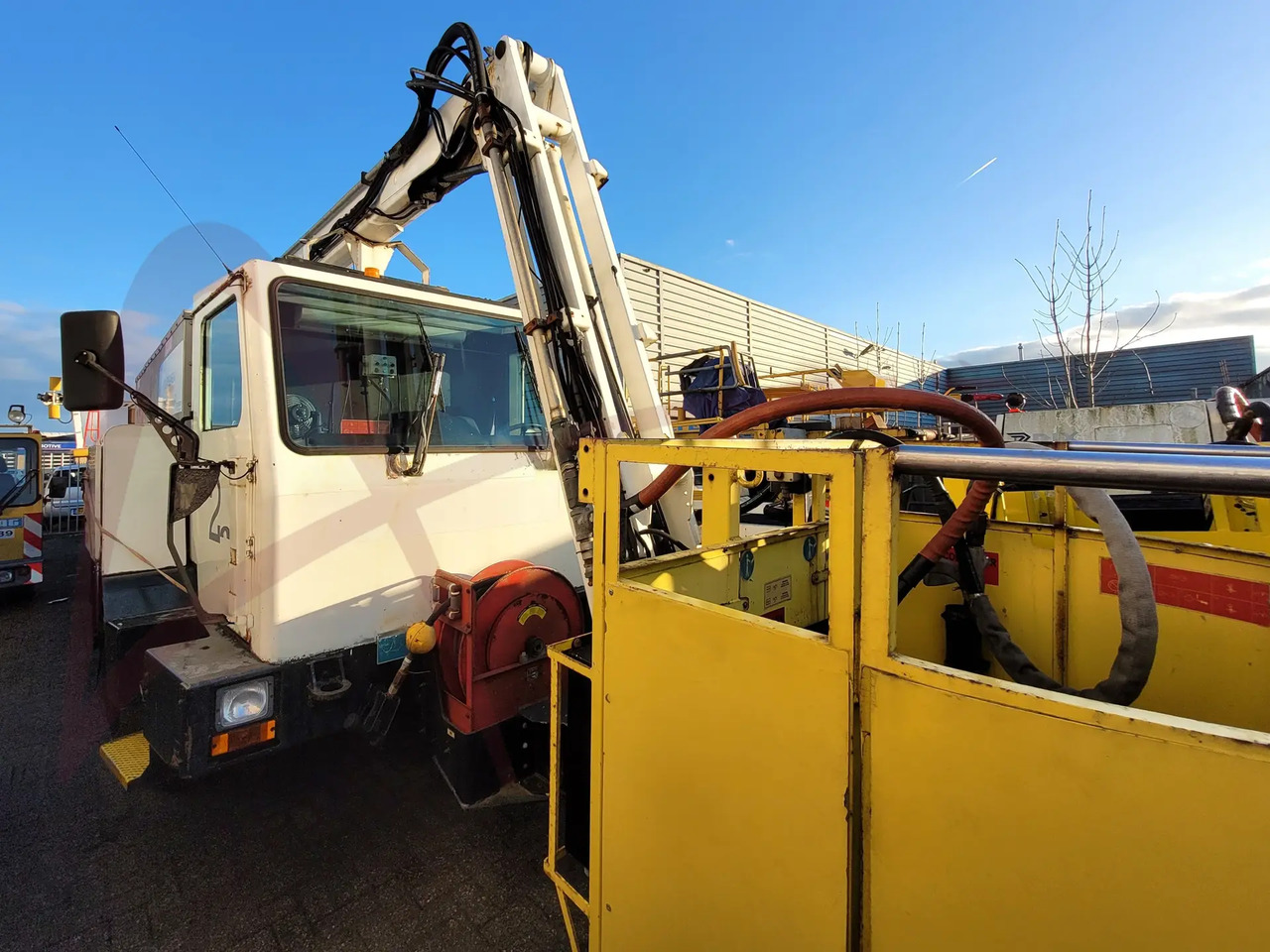 FMC TEMPEST 2 - Avisningsfordon: bild 2 FMC TEMPEST 2 - Avisningsfordon: bild 2