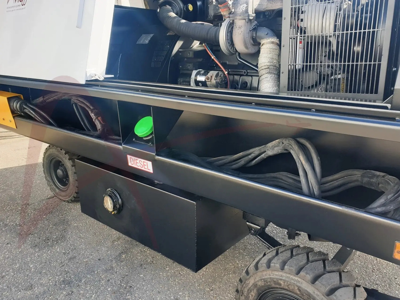 HOUCHIN C690 28 - Markströmsaggregat: bild 3 HOUCHIN C690 28 - Markströmsaggregat: bild 3