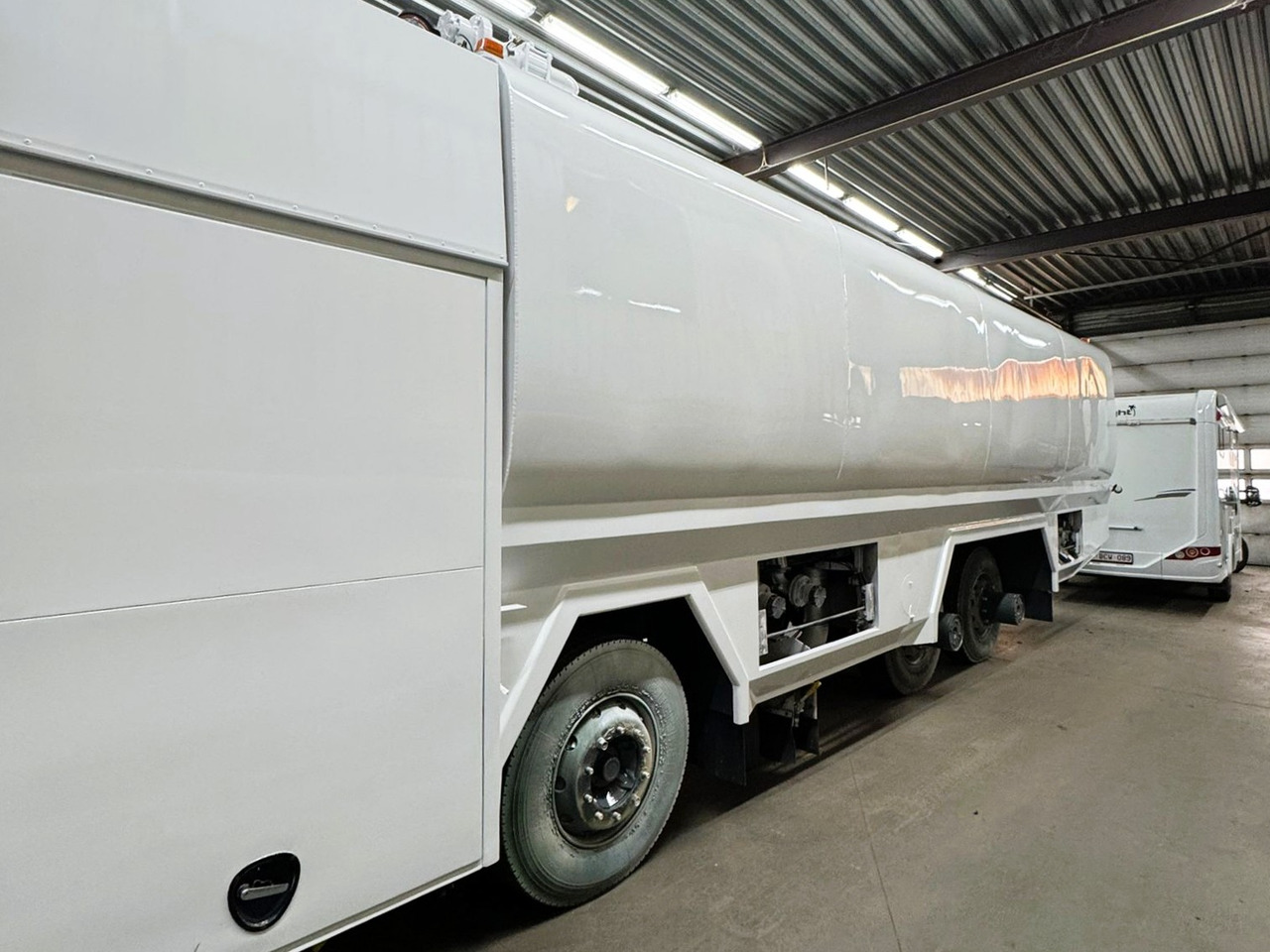 - Tanksläp: bild 2 - Tanksläp: bild 2