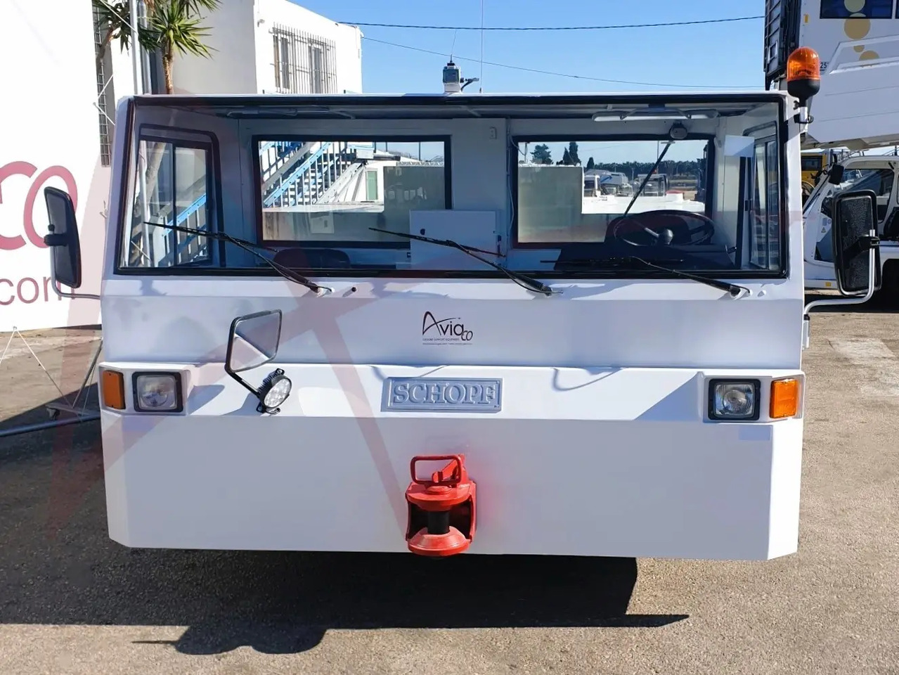 SCHOPF F180 - Pushbacktraktor: bild 4 SCHOPF F180 - Pushbacktraktor: bild 4