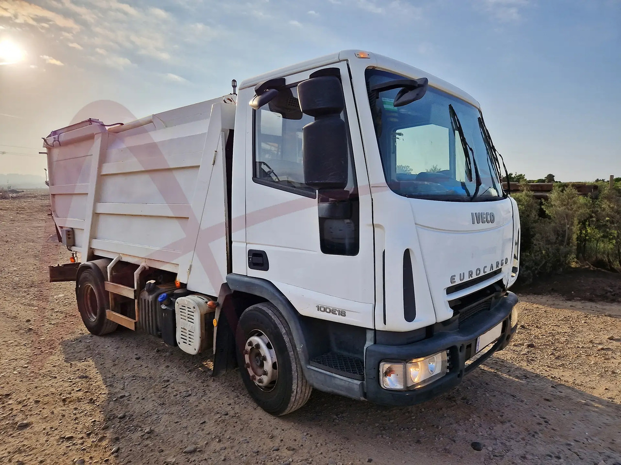 TECNO KUNI 8 - Sopbil: bild 1 TECNO KUNI 8 - Sopbil: bild 1