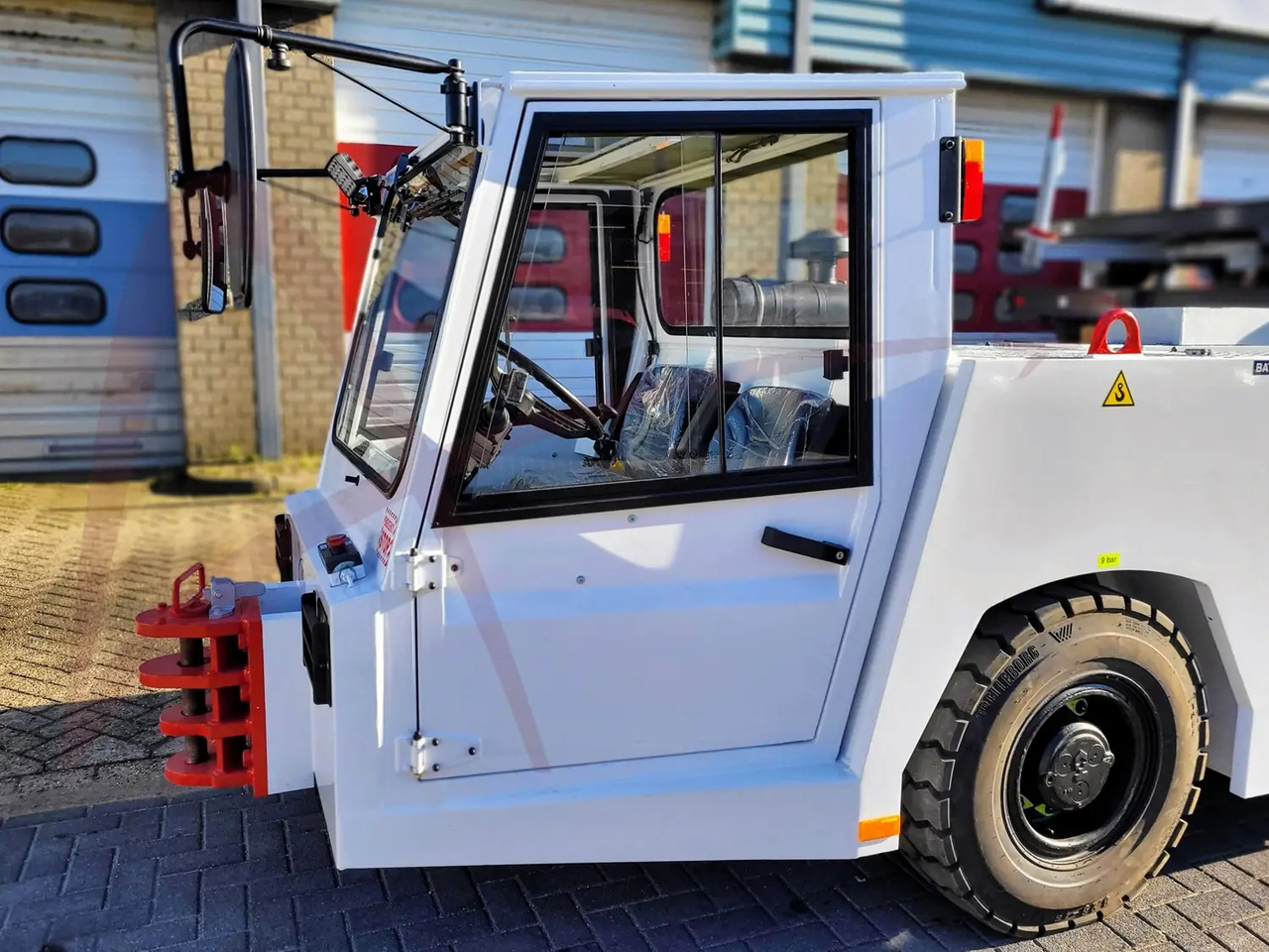 TLD TMX-100 - Pushbacktraktor: bild 3 TLD TMX-100 - Pushbacktraktor: bild 3