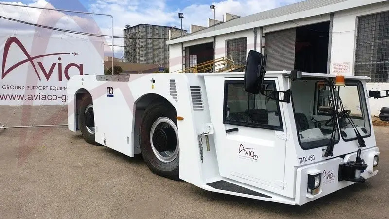 TLD TMX-450 - Pushbacktraktor: bild 1 TLD TMX-450 - Pushbacktraktor: bild 1