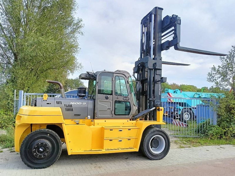 Hyundai 160 D-9 heftruck forklift stapler 16 ton CE - Dieseltruck: bild 1 Hyundai 160 D-9 heftruck forklift stapler 16 ton CE - Dieseltruck: bild 1