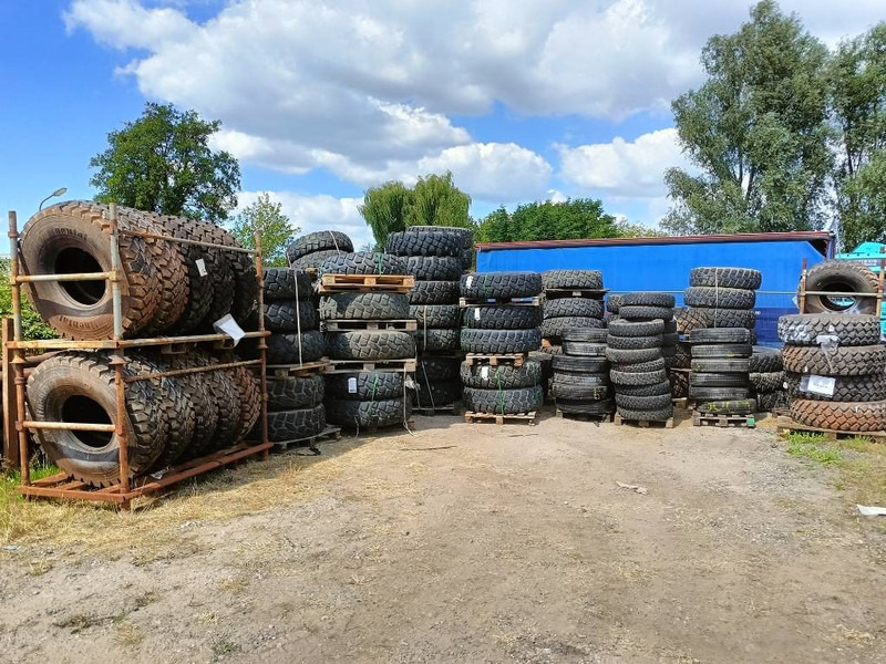 Michelin continental band 13R22.5 , 315/80R22.5 , 13R22,5 l - Däck och fälgar för Byggmaskiner: bild 1 Michelin continental band 13R22.5 , 315/80R22.5 , 13R22,5 l - Däck och fälgar för Byggmaskiner: bild 1