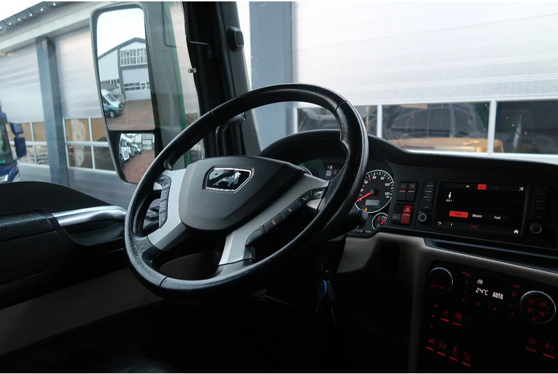 MAN TGX TGX 33.640 6X4 /RETARDER/ HYDRAULIK/ ALCOA'S/ LED/ ETC! - Dragbil: bild 2 MAN TGX TGX 33.640 6X4 /RETARDER/ HYDRAULIK/ ALCOA'S/ LED/ ETC! - Dragbil: bild 2