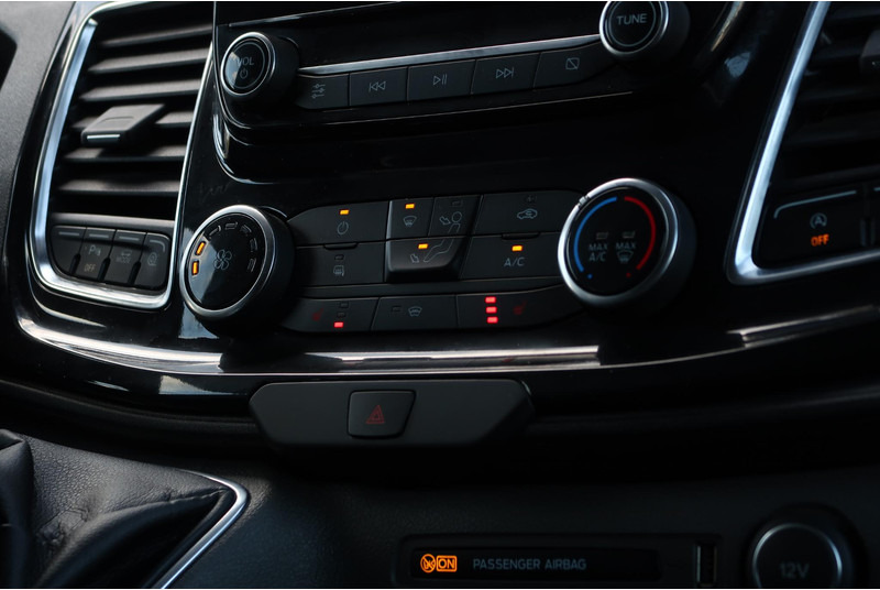 Små skåpbil, Dubbelhytt transportbil Ford Transit Custom 300 2.0 TDCI L1H1 Limited DC AUT/ LED/ CAMERA/ 2X DEUR/ CRUISE/ AIRCO/ TREKHAAK: bild 8