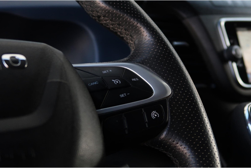 Skåpbil Iveco Daily 35S18HV 3.0 35 L2 H2 AUT/ LED/ CAMERA/ 3.5T/ CRUISE/ CLIMA/ TREKHAAK: bild 17