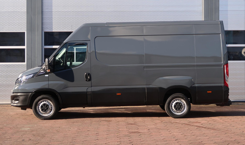 Skåpbil Iveco Daily 35S18HV 3.0 35 L2 H2 AUT/ LED/ CAMERA/ 3.5T/ CRUISE/ CLIMA/ TREKHAAK: bild 12