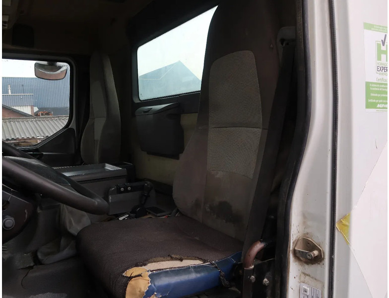 Renault Kerax 370 8X4/ MIXER/ BARYVAL 9 M3/ CRUISE CONTROL/ - Betongbil: bild 5 Renault Kerax 370 8X4/ MIXER/ BARYVAL 9 M3/ CRUISE CONTROL/ - Betongbil: bild 5