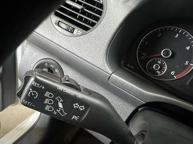 VW Caddy 1.6 TDI Kasten Sortimo AHK... - Skåpbil: bild 4 VW Caddy 1.6 TDI Kasten Sortimo AHK... - Skåpbil: bild 4