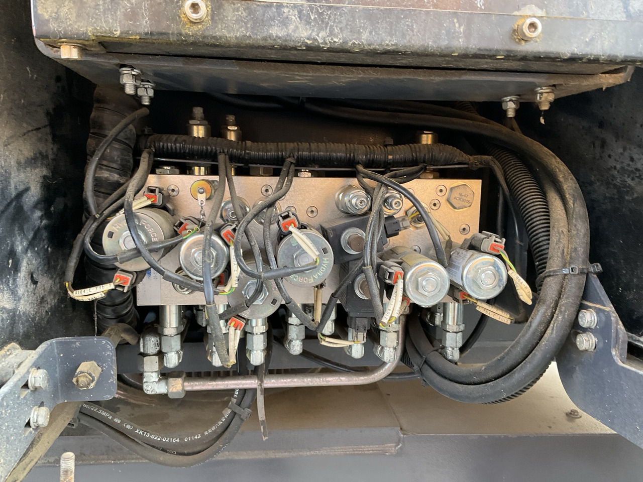 Bomlift XCMG Official  Cherry Picker Lift GTBZ14J 14m Used Articulated Boom Lift Hot Sale: bild 9