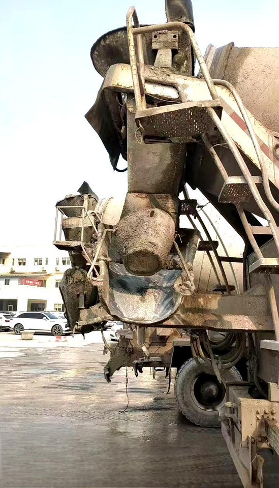 XCMG Official Construction Cement Mixer G4804B 12m³ Used Mobile Concrete Mixer Truck for sale - Betongroterare: bild 5 XCMG Official Construction Cement Mixer G4804B 12m³ Used Mobile Concrete Mixer Truck for sale - Betongroterare: bild 5