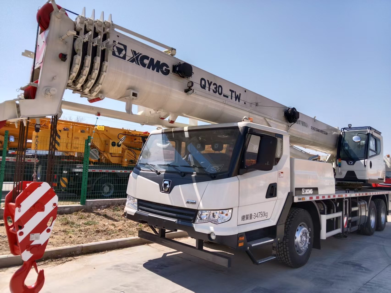 XCMG Official Construction Mini Mobile Crane QY30_TW 30 ton Used Small Hydraulic Crane Price - Mobilkran: bild 5 XCMG Official Construction Mini Mobile Crane QY30_TW 30 ton Used Small Hydraulic Crane Price - Mobilkran: bild 5