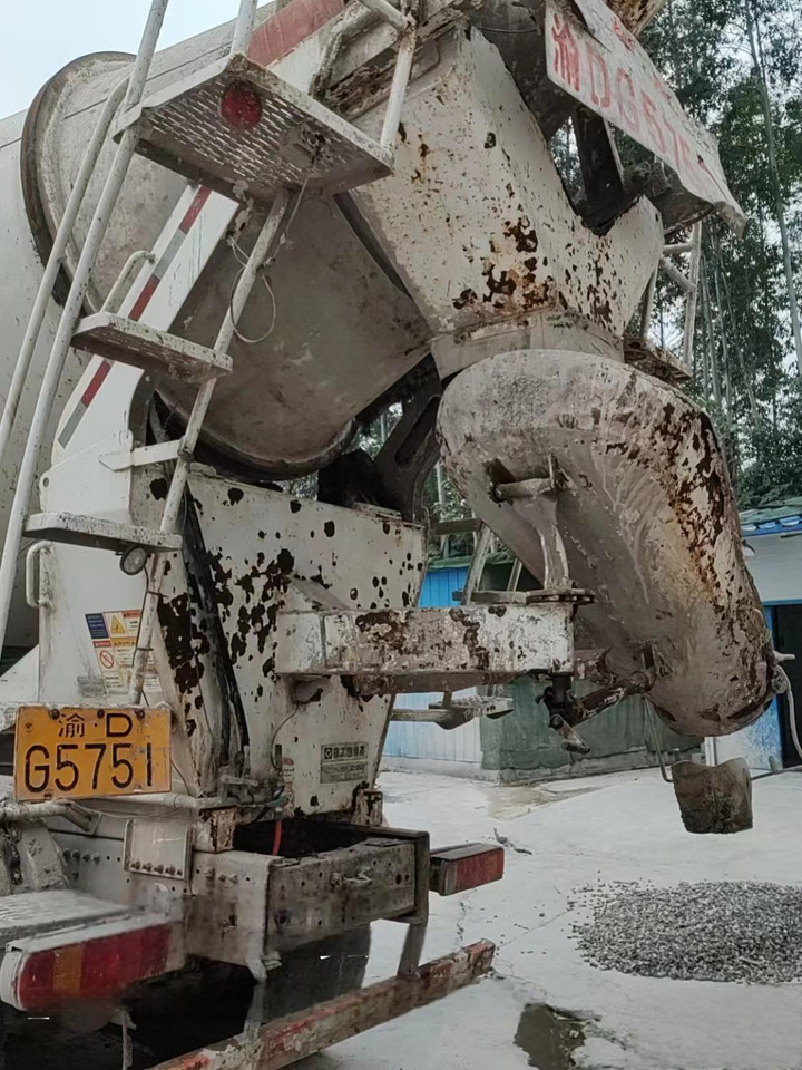 XCMG Official G4804B Used Cement Concrete Mixer 12m³ Concrete Mixer Truck HOWO - Betongbil: bild 4 XCMG Official G4804B Used Cement Concrete Mixer 12m³ Concrete Mixer Truck HOWO - Betongbil: bild 4