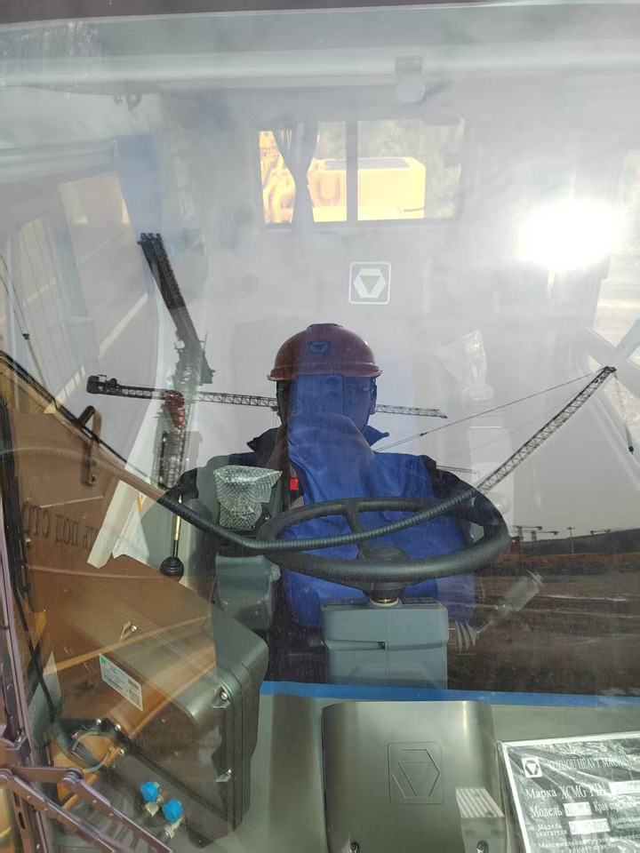 XCMG Official Second Hand Rough Terrain Cranes XCR70_S 70t Truck Crane Price For Sale - Terrängkran: bild 5 XCMG Official Second Hand Rough Terrain Cranes XCR70_S 70t Truck Crane Price For Sale - Terrängkran: bild 5