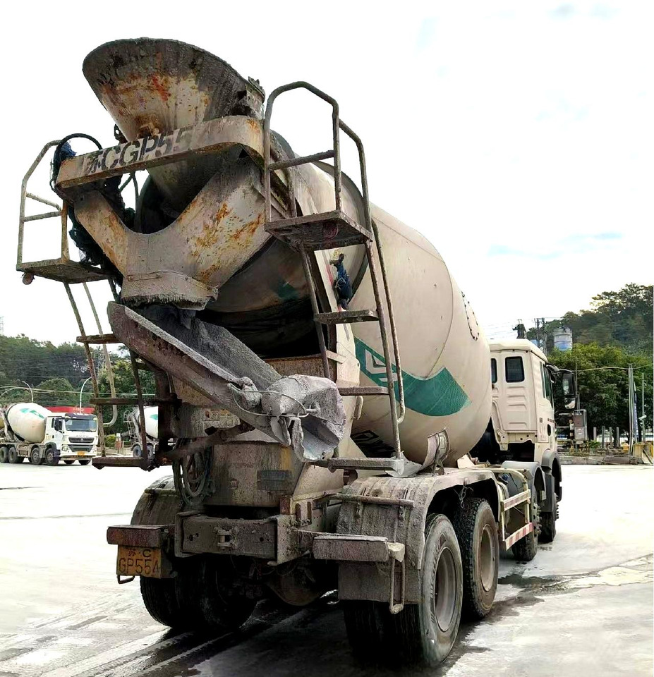 XCMG Official Used Concrete Mixer Truck HOWO G4802D 12m³ Cement Mixer Truck Price - Betongbil: bild 3 XCMG Official Used Concrete Mixer Truck HOWO G4802D 12m³ Cement Mixer Truck Price - Betongbil: bild 3