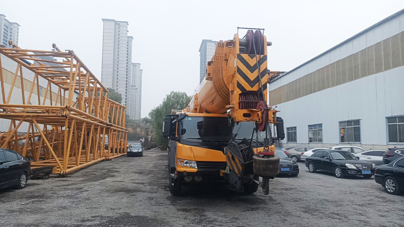 XCMG Official Used Pickup Truck Crane XCA130L7_1 300ton Truck Crane Price - Allterrängkran: bild 3 XCMG Official Used Pickup Truck Crane XCA130L7_1 300ton Truck Crane Price - Allterrängkran: bild 3