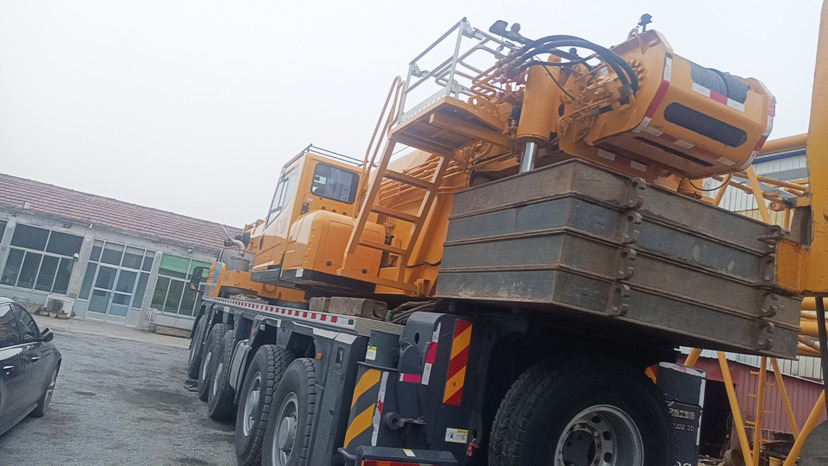 XCMG Official Used Pickup Truck Crane XCA130L7_1 300ton Truck Crane Price - Allterrängkran: bild 2 XCMG Official Used Pickup Truck Crane XCA130L7_1 300ton Truck Crane Price - Allterrängkran: bild 2