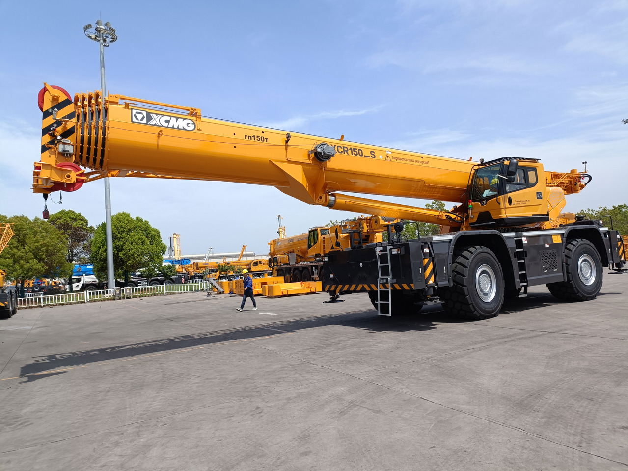 XCMG Official XCR150 Used Rough Terrain Mobile Crane 150 Ton Truck Crane Price - Terrängkran: bild 2 XCMG Official XCR150 Used Rough Terrain Mobile Crane 150 Ton Truck Crane Price - Terrängkran: bild 2