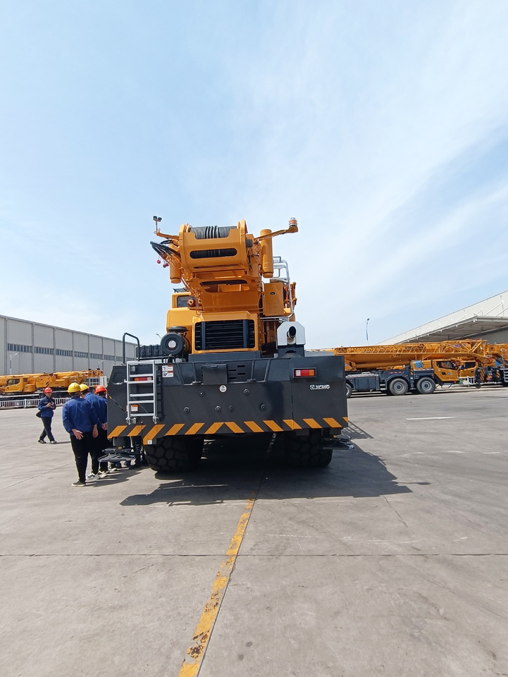 XCMG Official XCR150 Used Rough Terrain Mobile Crane 150 Ton Truck Crane Price - Terrängkran: bild 4 XCMG Official XCR150 Used Rough Terrain Mobile Crane 150 Ton Truck Crane Price - Terrängkran: bild 4