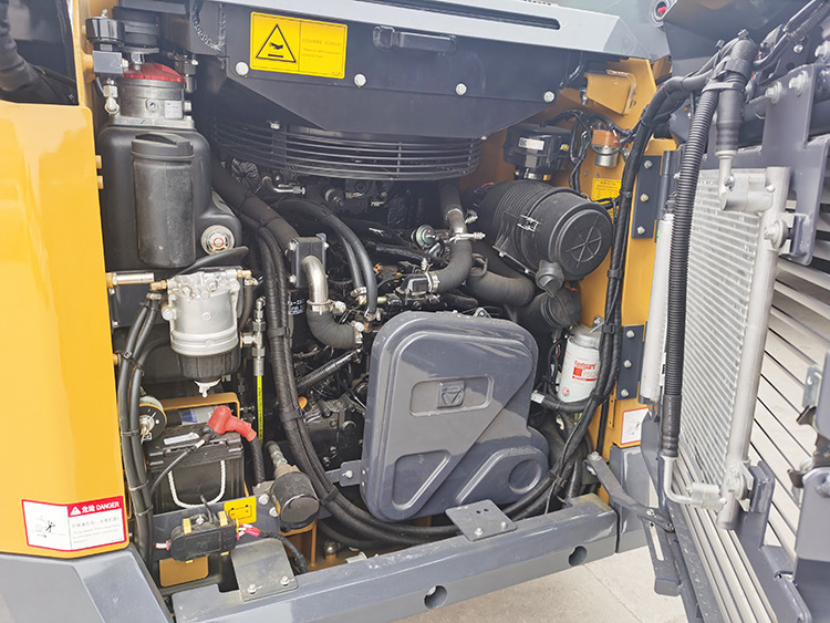 XCMG XC7-SV12 small mini skid steer loader wheeled - Kompaktlastare/ Slirstyrda lastare: bild 2 XCMG XC7-SV12 small mini skid steer loader wheeled - Kompaktlastare/ Slirstyrda lastare: bild 2