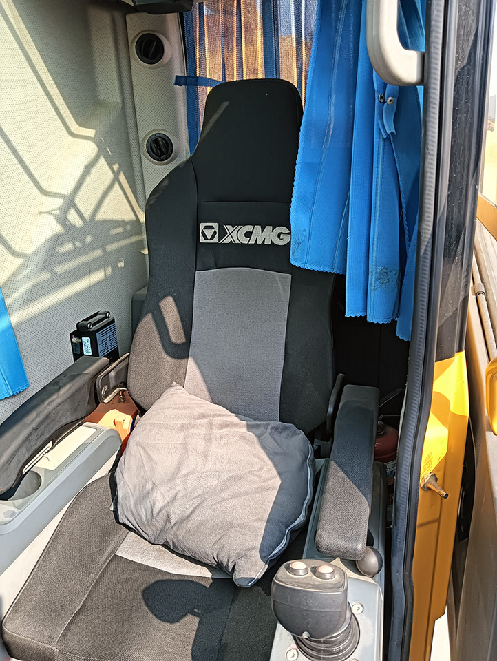 XCMG XCA500 used 500 ton hydraulic telescopic boom all terrain crane - Allterrängkran: bild 2 XCMG XCA500 used 500 ton hydraulic telescopic boom all terrain crane - Allterrängkran: bild 2