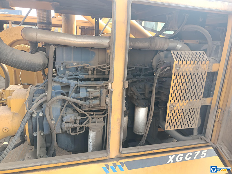 XCMG XGC75 small used 75ton crwler crane mobile with with Main Boom 58m - Bandgående kran: bild 4 XCMG XGC75 small used 75ton crwler crane mobile with with Main Boom 58m - Bandgående kran: bild 4