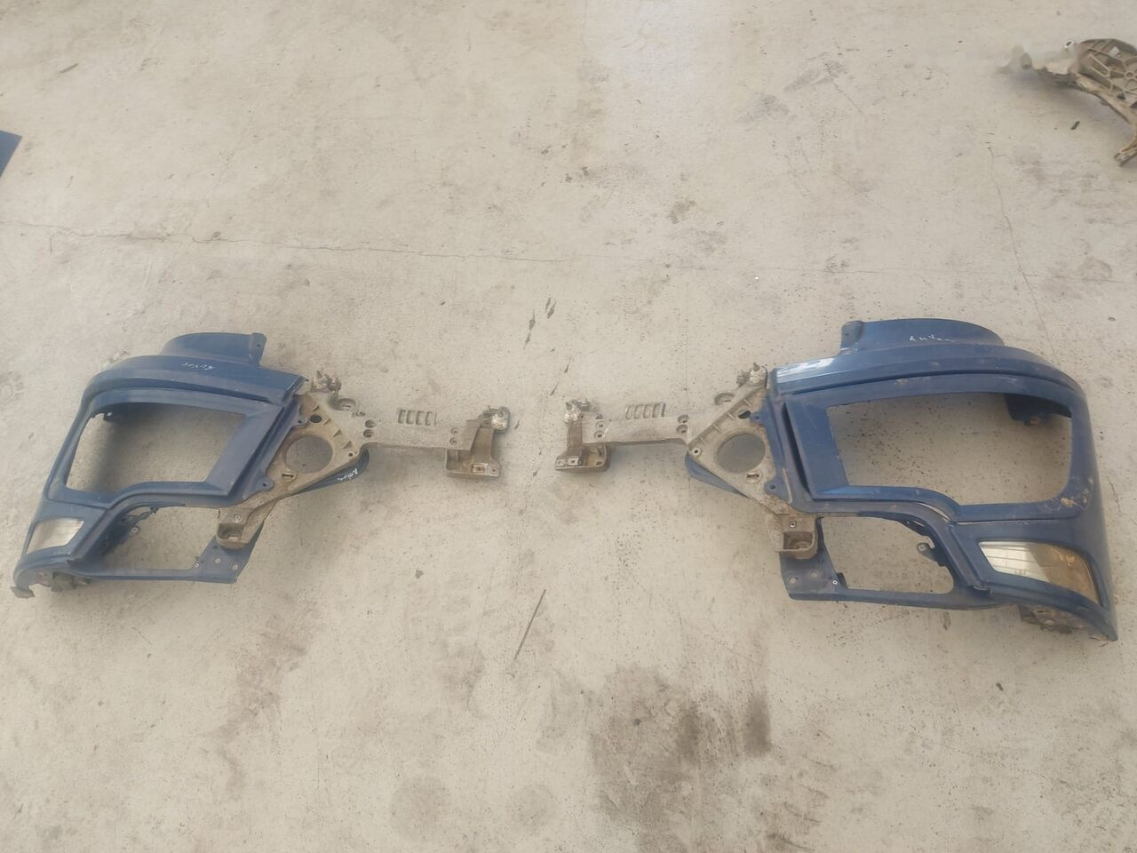 A Mercedes-Benz ANTOS MP4 1843 truck - Karosseri och exteriör för Lastbil: bild 2 A Mercedes-Benz ANTOS MP4 1843 truck - Karosseri och exteriör för Lastbil: bild 2