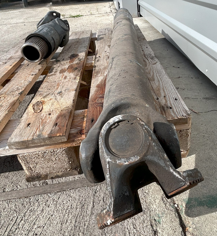 DAF CF EURO 6 440 DRIVE SHAFT LENGTH 1640 MM - Kardanaxel: bild 3 DAF CF EURO 6 440 DRIVE SHAFT LENGTH 1640 MM - Kardanaxel: bild 3